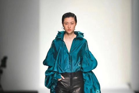 汪曲攸 汪曲攸