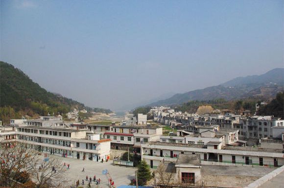 里港村 里港村