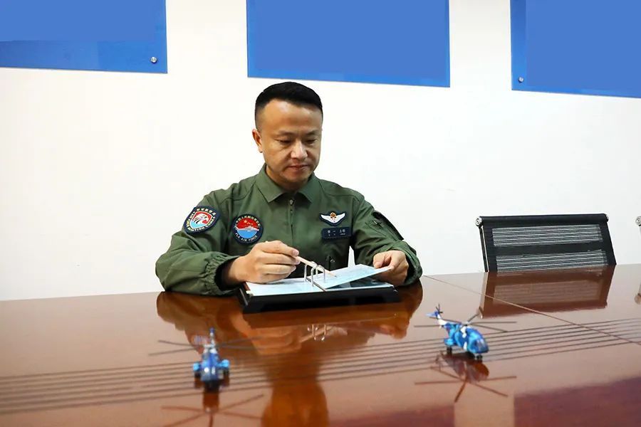 李一(西部戰區空軍某團飛行員) 李一(西部戰區空軍某團飛行員)