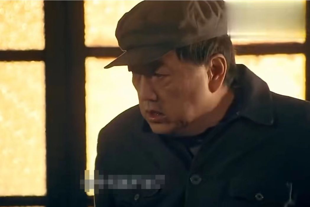 趙炳萬(《草帽警察》中的村長角色) 趙炳萬(《草帽警察》中的村長角色)