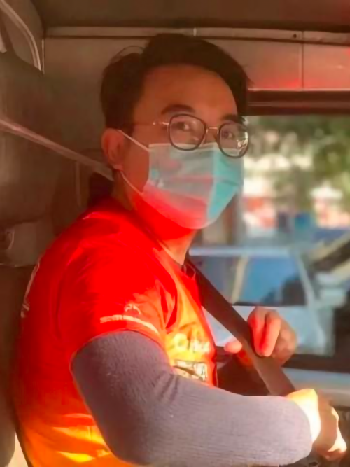 郭志強(人民日報抖音官方賬號發布的“推車爸爸”) 郭志強(人民日報抖音官方賬號發布的“推車爸爸”)