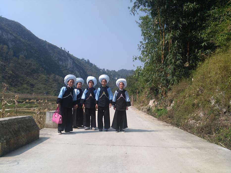 納黑村 納黑村
