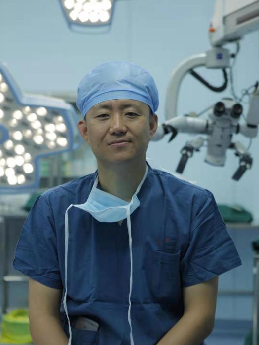 李岩峰(遼寧省人民醫院神經外二科副主任) 李岩峰(遼寧省人民醫院神經外二科副主任)