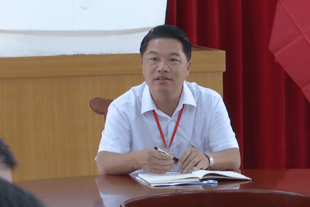 莊偉平(廣東省揭西縣霖田高級中學教師) 莊偉平(廣東省揭西縣霖田高級中學教師)