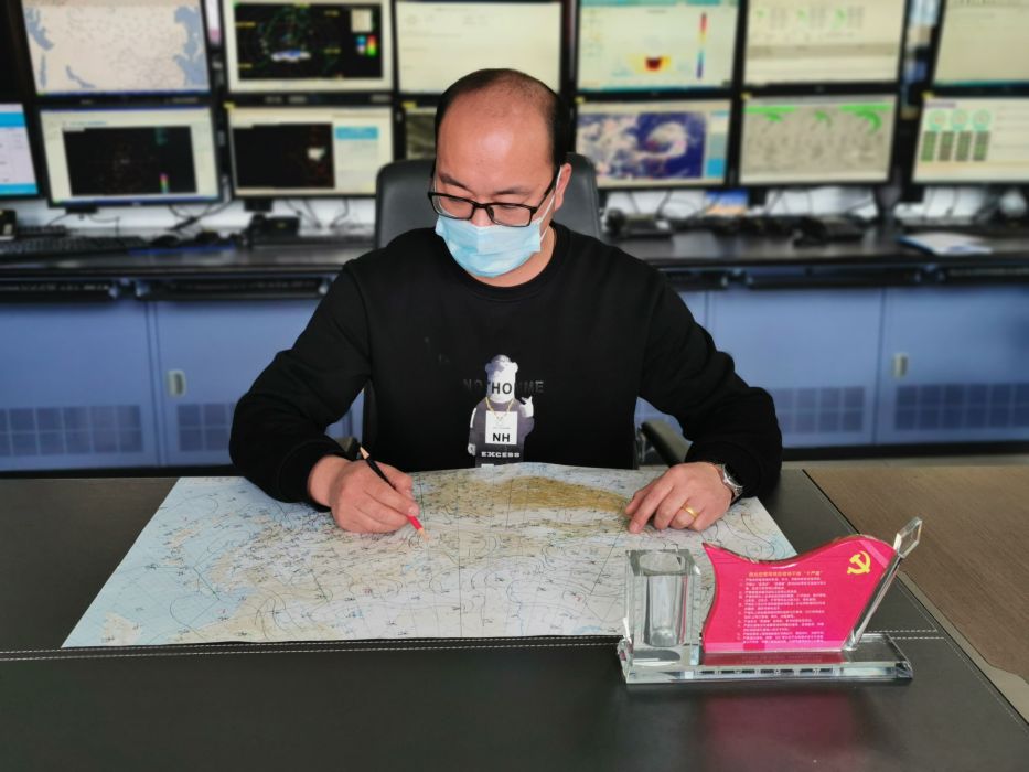 馬威(民航寧夏空管分局氣象台預報室帶班主任) 馬威(民航寧夏空管分局氣象台預報室帶班主任)