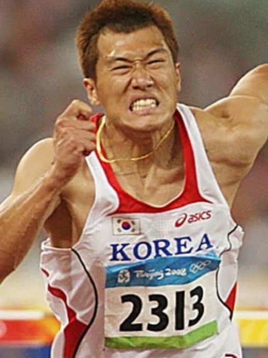 李政俊(1984年3月26日出生，韓國田徑運動員)