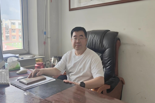 熊偉(吉林省遼源市西安區司法局副局長、黨組成員) 熊偉(吉林省遼源市西安區司法局副局長、黨組成員)
