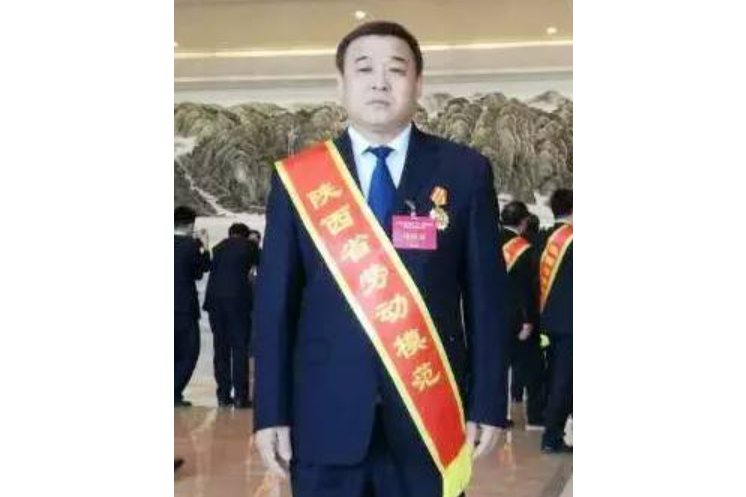 王志春(陝鋼集團漢中鋼鐵有限責任公司燒結技師) 王志春(陝鋼集團漢中鋼鐵有限責任公司燒結技師)