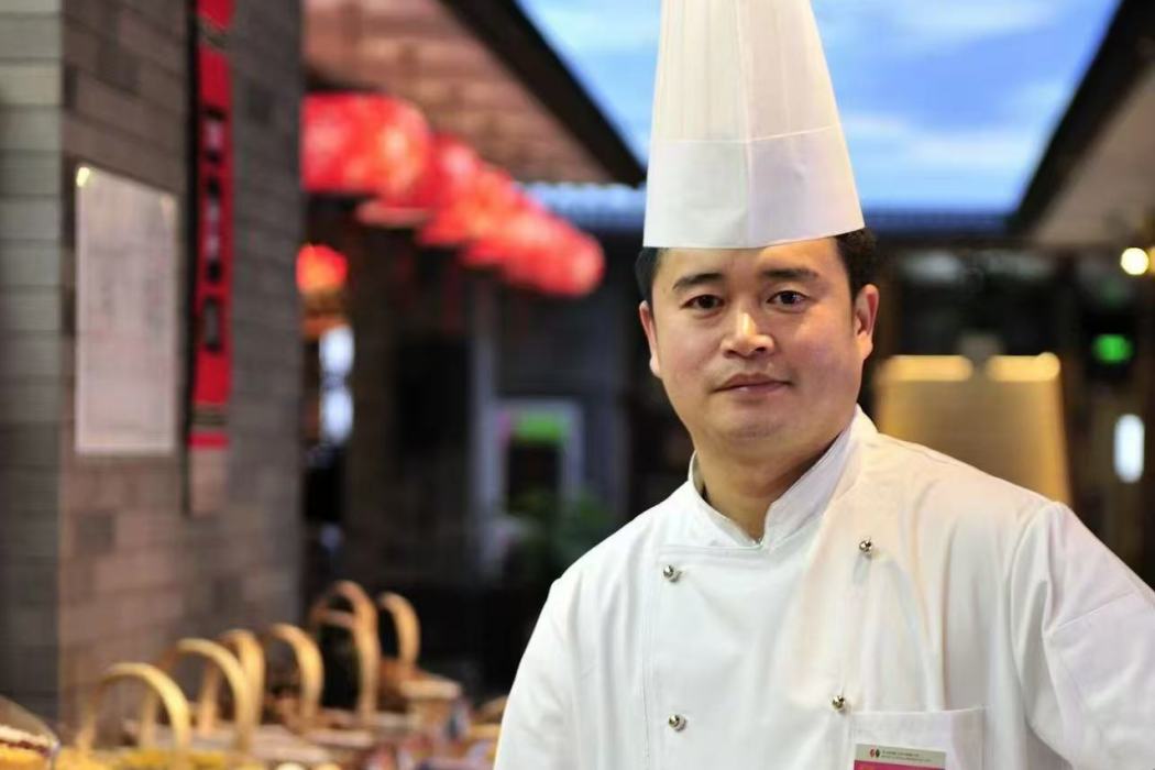 陳闖(遼陽市白塔區武聖路石煎故事烤肉店經理) 陳闖(遼陽市白塔區武聖路石煎故事烤肉店經理)