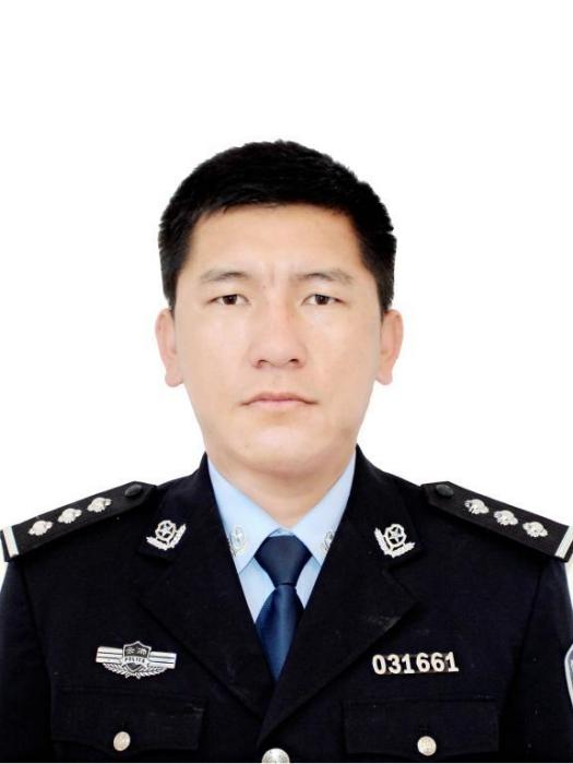 李學良(雲南省楚雄彝族自治州武定縣高橋鎮人民政府副鎮長、武定縣公安局高橋派出所所長) 李學良(雲南省楚雄彝族自治州武定縣高橋鎮人民政府副鎮長、武定縣公安局高橋派出所所長)