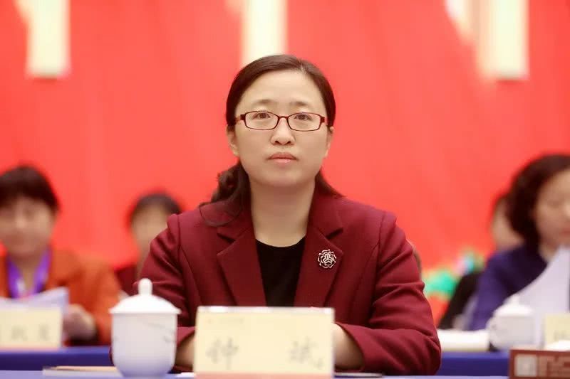 鐘斌(湖南省婦聯黨組成員、副主席) 鐘斌(湖南省婦聯黨組成員、副主席)