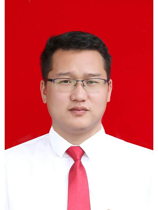 陳俊(江西省贛州市于都縣小溪鄉政府副鄉長)