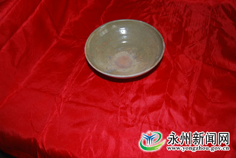允山玉井古窯址出土的精美瓷碗、磁罐