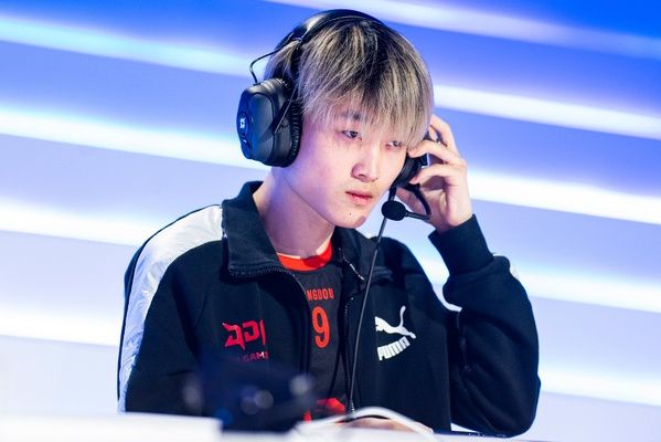 張文明(《英雄聯盟手遊》職業選手) 張文明(《英雄聯盟手遊》職業選手)