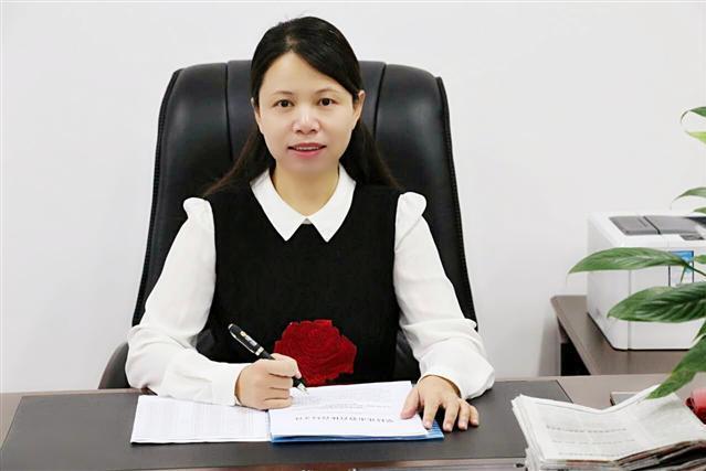 周琪(攀枝花市第二十五中國小校校長) 周琪(攀枝花市第二十五中國小校校長)