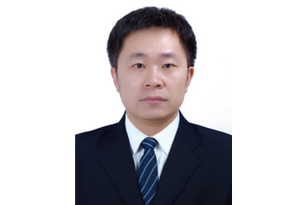 田威(長安大學建築工程學院教授、博導) 田威(長安大學建築工程學院教授、博導)