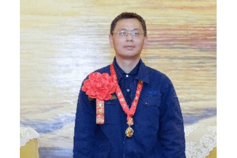 朱峰(上海聯恆異氰酸酯公司苯胺裝置技術管理員) 朱峰(上海聯恆異氰酸酯公司苯胺裝置技術管理員)