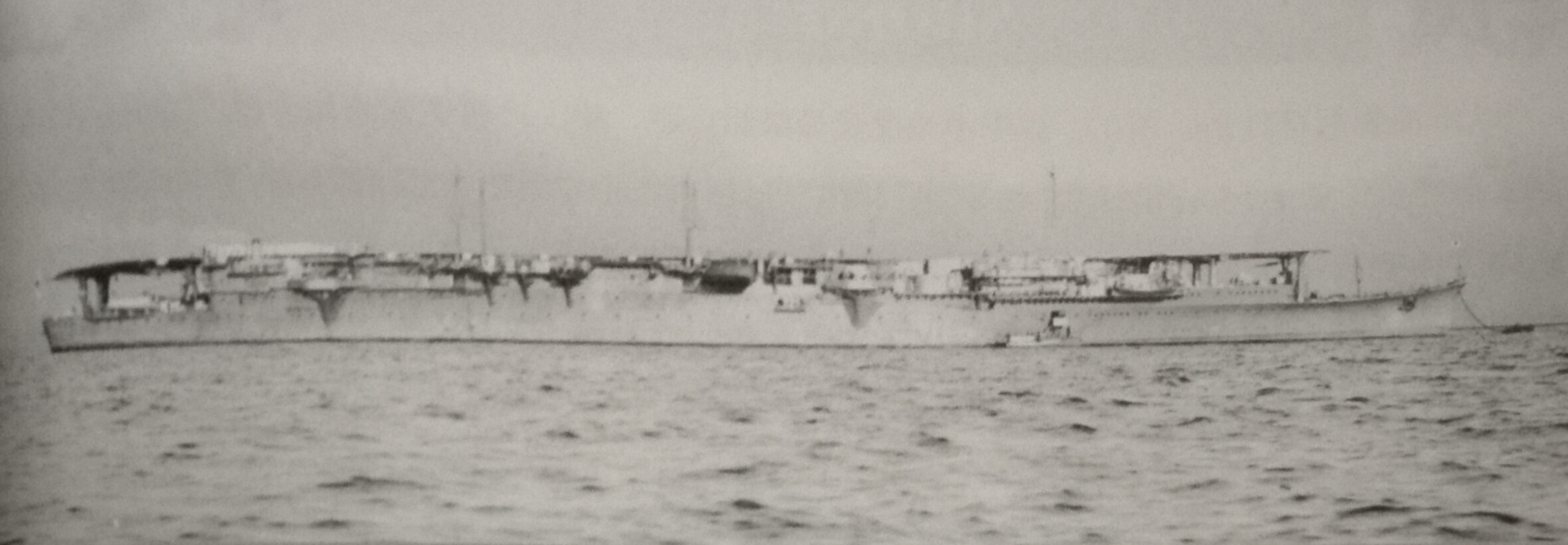 1940年12月交接後停泊於橫須賀的瑞鳳