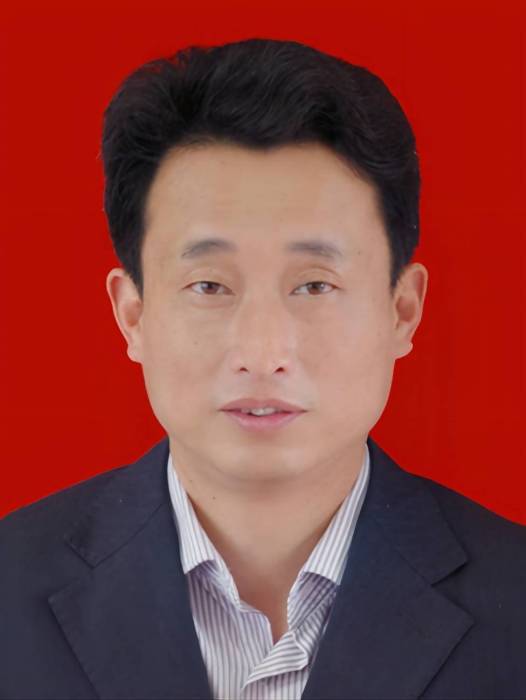 趙明(潛山市人力資源和社會保障局黨組成員,潛山市城鄉居民社會養老保險局局長) 趙明(潛山市人力資源和社會保障局黨組成員,潛山市城鄉居民社會養老保險局局長)