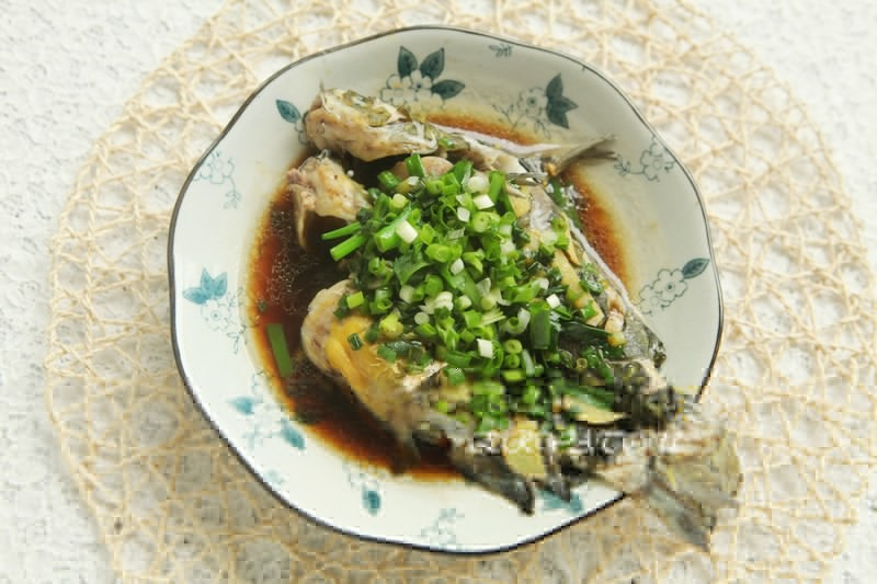 蔥油汪刺魚 蔥油汪刺魚