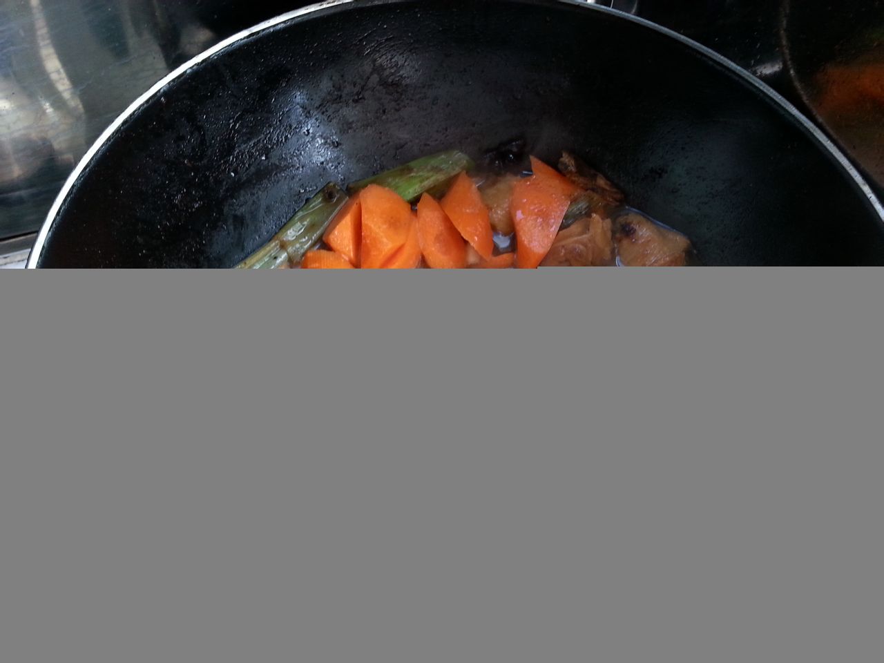 土豆胡蘿蔔燒雞翅