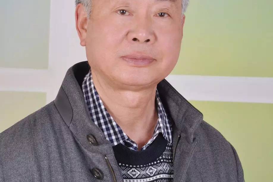 華萬里 華萬里