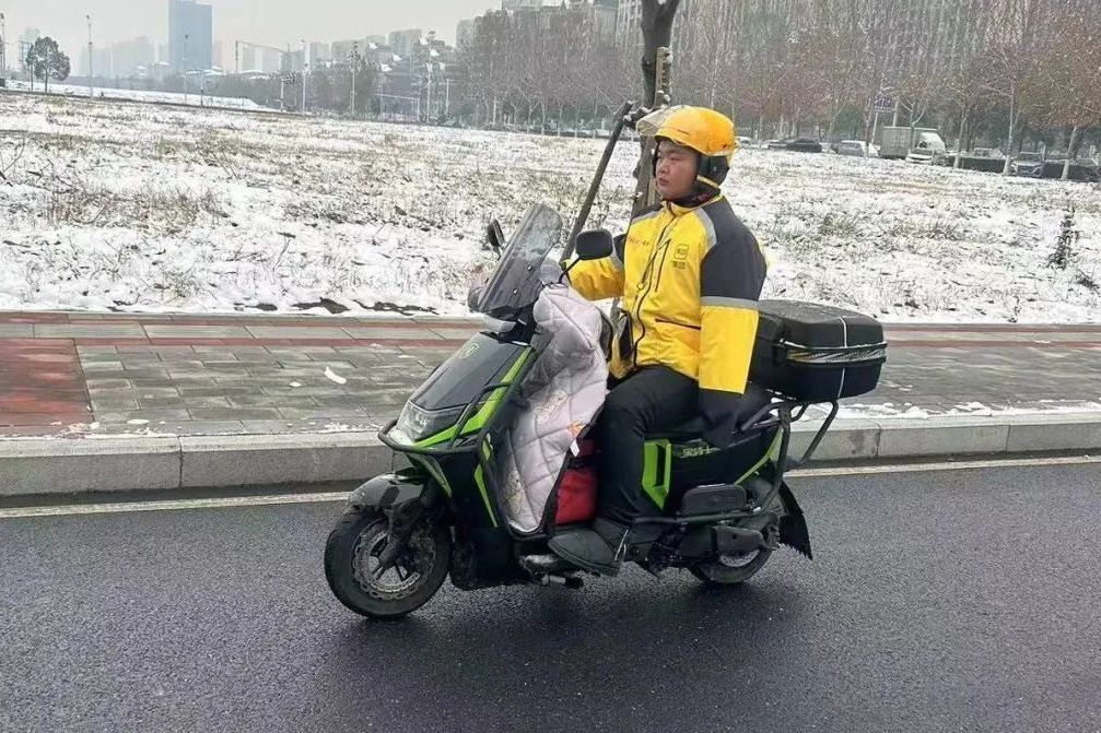 常文亮(獨臂外賣小哥) 常文亮(獨臂外賣小哥)