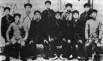 戴季英(右1)與紅25軍領導人
