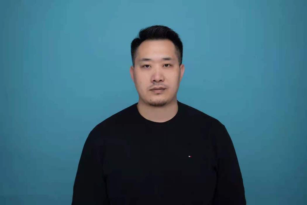 呂東風(中國泰拳教練、裁判員,泰風國際創始人) 呂東風(中國泰拳教練、裁判員,泰風國際創始人)
