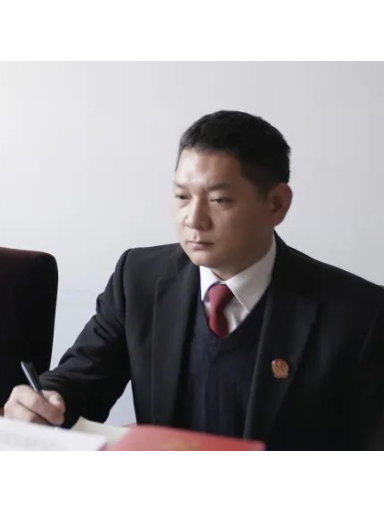 曾凡斌(景德鎮市中級人民法院刑事審判第一庭副庭長) 曾凡斌(景德鎮市中級人民法院刑事審判第一庭副庭長)