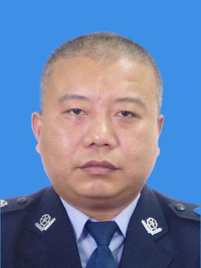 李文峰(重慶市公安局南岸區分局黨委委員、副局長) 李文峰(重慶市公安局南岸區分局黨委委員、副局長)