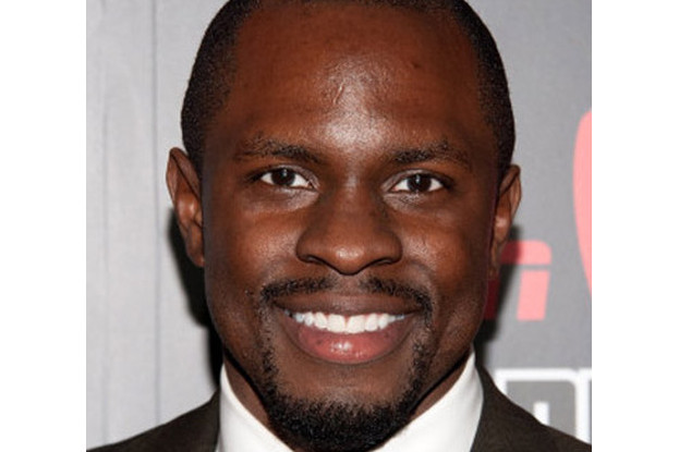 格本加·阿金納格貝(Gbenga Akinnagbe) 格本加·阿金納格貝(Gbenga Akinnagbe)