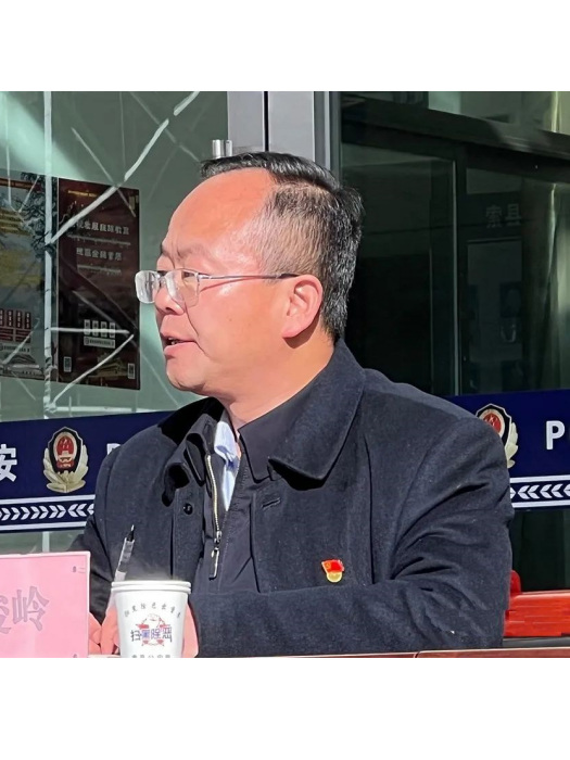 高俊嶺(西藏自治區那曲市索縣原縣委書記) 高俊嶺(西藏自治區那曲市索縣原縣委書記)