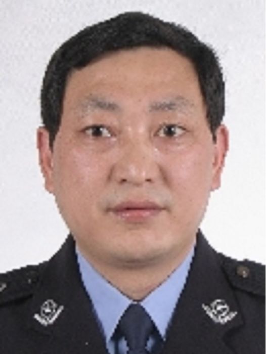 李新甫(河南省南陽市西峽縣公安局黨委委員、副局長) 李新甫(河南省南陽市西峽縣公安局黨委委員、副局長)