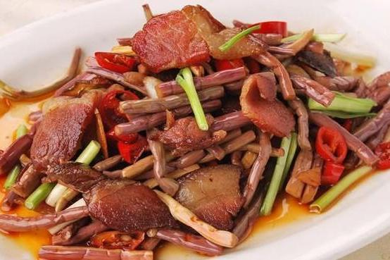 豬肉炒蕨菜 豬肉炒蕨菜
