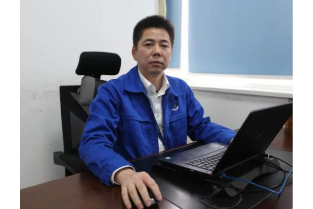 徐海軍(廣西汽車集團有限公司技術中心底盤技術總監) 徐海軍(廣西汽車集團有限公司技術中心底盤技術總監)