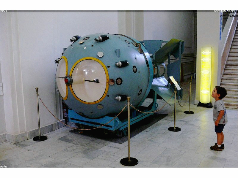 圖-4A掛載的蘇聯RDS-1核子彈（模型）