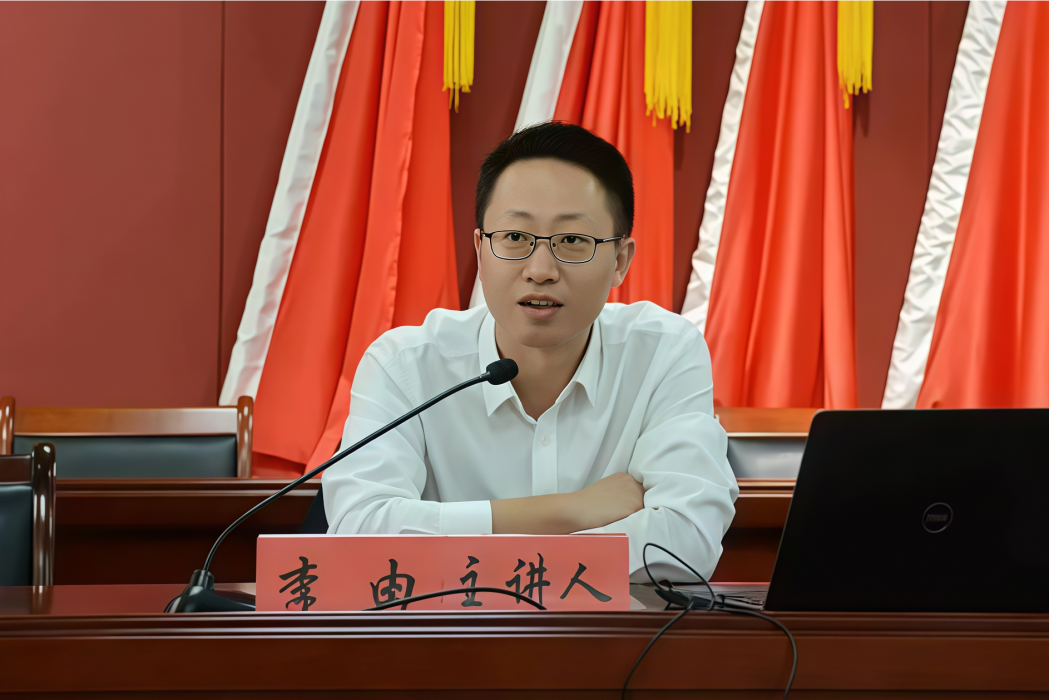李由(廈門市城市建設發展投資有限公司黨委副書記、總經理) 李由(廈門市城市建設發展投資有限公司黨委副書記、總經理)