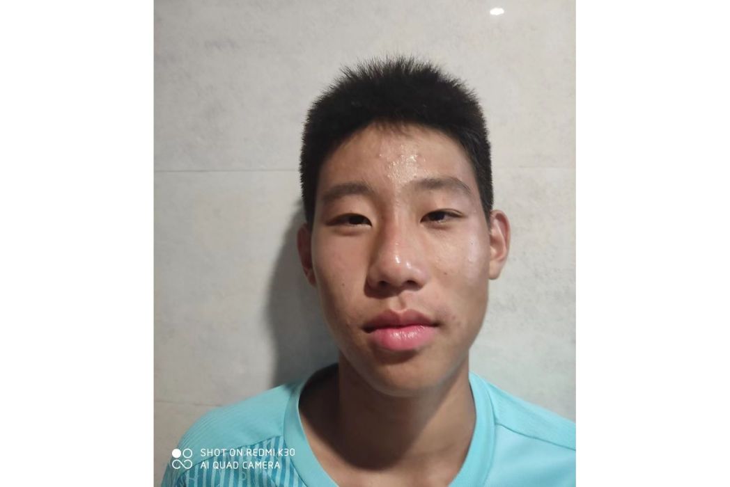 朱啟鴻(中國足球運動員) 朱啟鴻(中國足球運動員)