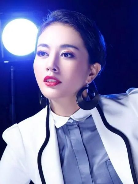 秦臻(電視劇《人間至味是清歡》劇中角色) 秦臻(電視劇《人間至味是清歡》劇中角色)
