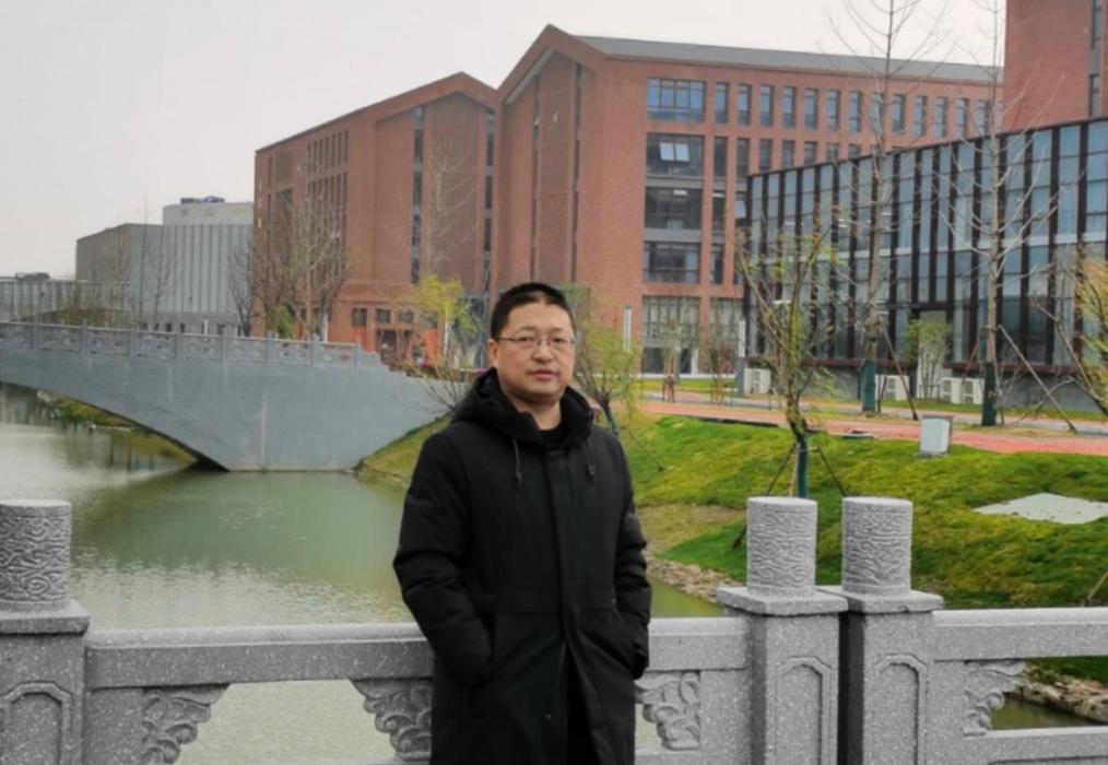侯文虎 侯文虎