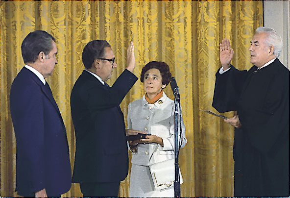 1973年基辛格宣誓就任國務卿