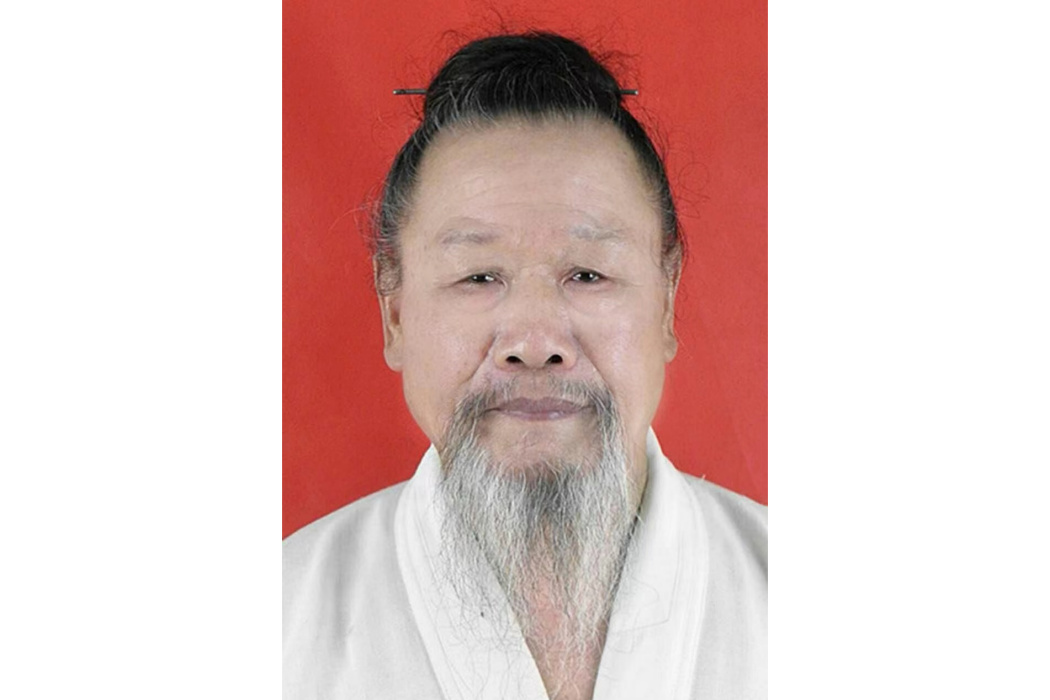 張先春(原廣東道樂團樂師、武漢書畫院畫師) 張先春(原廣東道樂團樂師、武漢書畫院畫師)