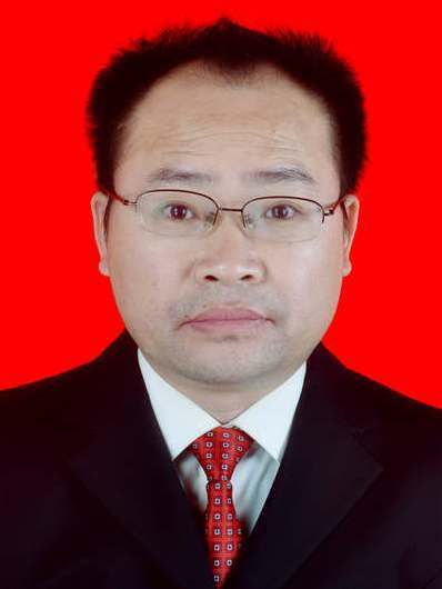 張淞華(貴州省黔南布依族苗族自治州甕安縣統計局黨組書記、局長) 張淞華(貴州省黔南布依族苗族自治州甕安縣統計局黨組書記、局長)