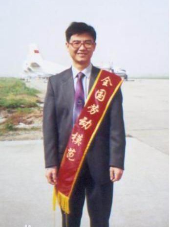 崔奕波 崔奕波