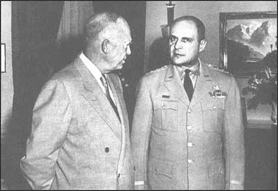 艾森豪與聯合國軍總司令李奇微