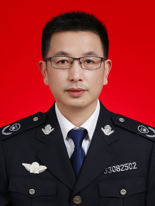 鄭衛星(浙江省衢州市龍游縣經濟和信息化局黨委委員、副局長) 鄭衛星(浙江省衢州市龍游縣經濟和信息化局黨委委員、副局長)