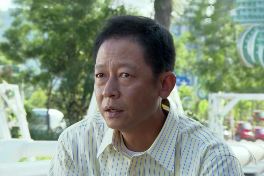 梁國輝(家庭情感劇《人到四十》中的角色) 梁國輝(家庭情感劇《人到四十》中的角色)