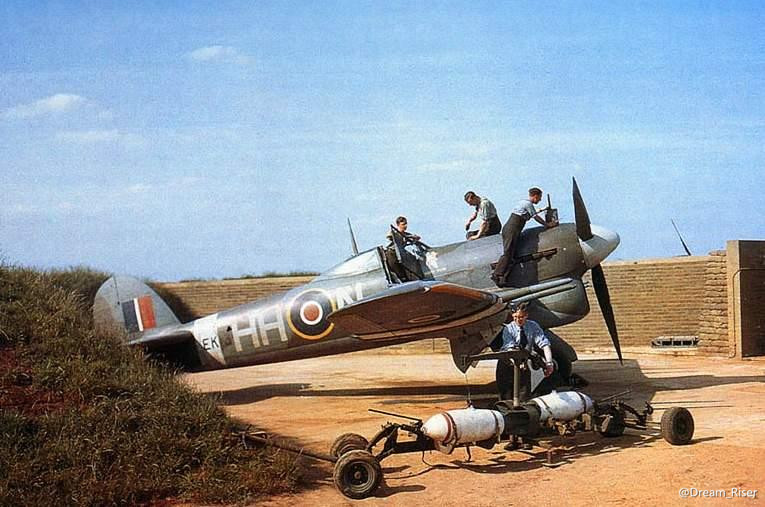 颱風戰鬥機(30年代英國豪客比奇生產的戰鬥轟炸機)