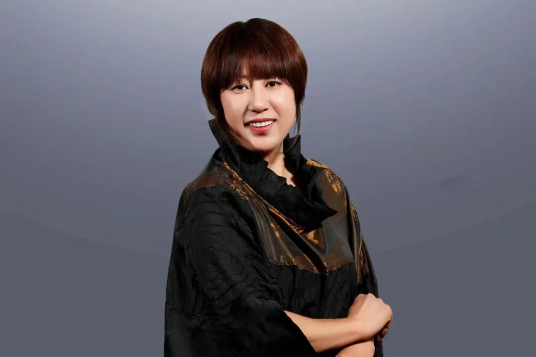 王琴(法國塞納古堡藝術館執行藝術總監、中國女畫家協會理事) 王琴(法國塞納古堡藝術館執行藝術總監、中國女畫家協會理事)